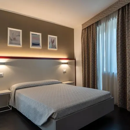 Hotel Centrale Ξενοδοχείο Μέστρε