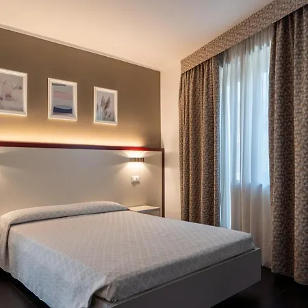 Hotel Centrale 3* Μέστρε