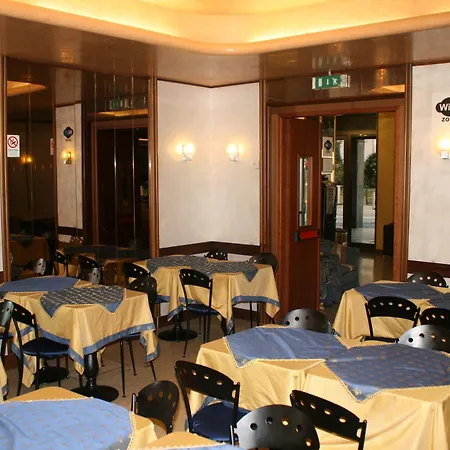 Hotel Centrale Ξενοδοχείο 3*